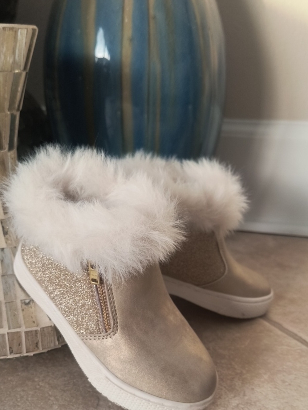 Girls Gold Faux Fur-Trim Sneakers